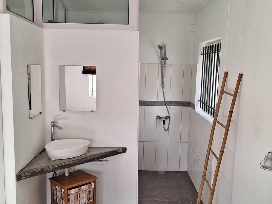Maison Tamarin - Riviere Noire Pour 5 Personnes Exterior photo